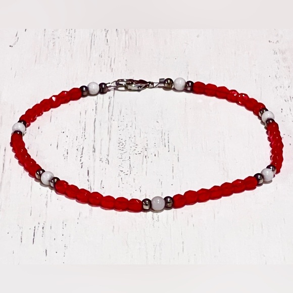 Elegant Red Handmade Beaded Ankle Bracelet. - Picture 4 of 6